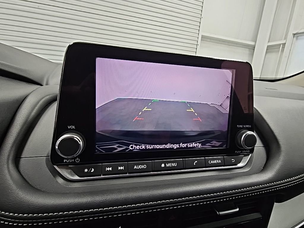 Used 2024 Nissan Rogue SV image 16