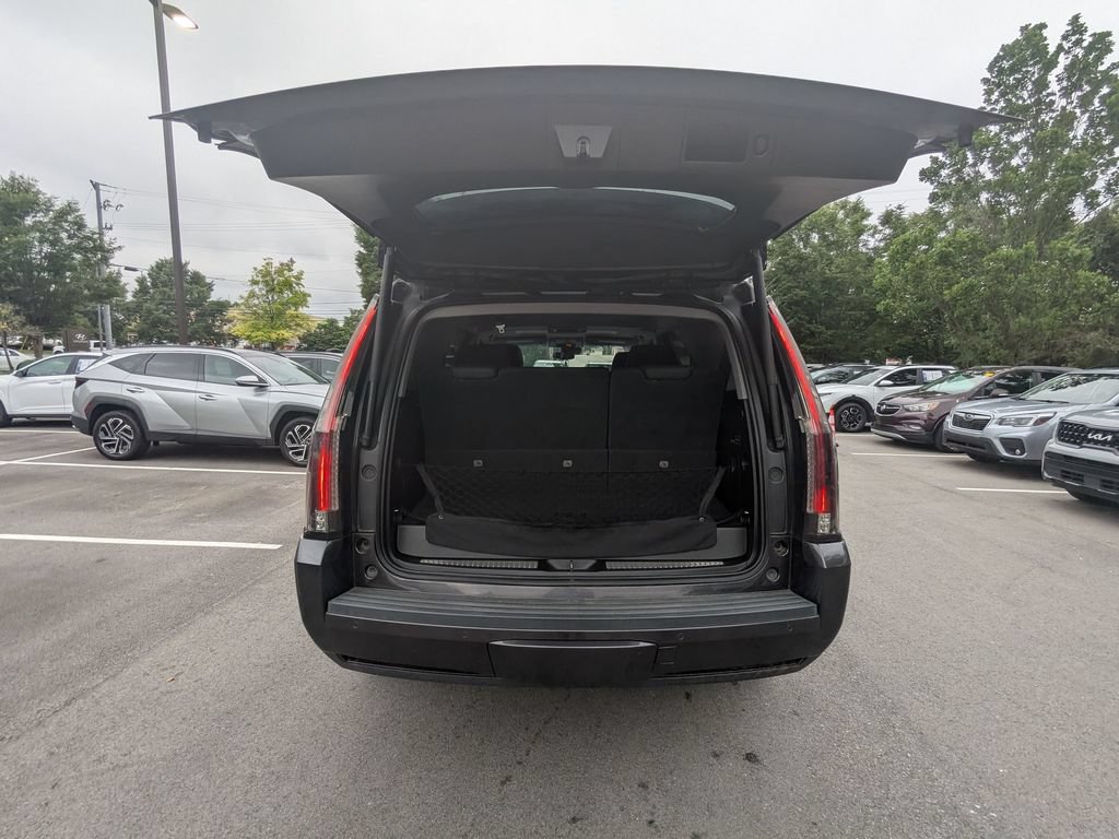 Used 2018 Cadillac Escalade Premium Luxury AWD/4WD image 6