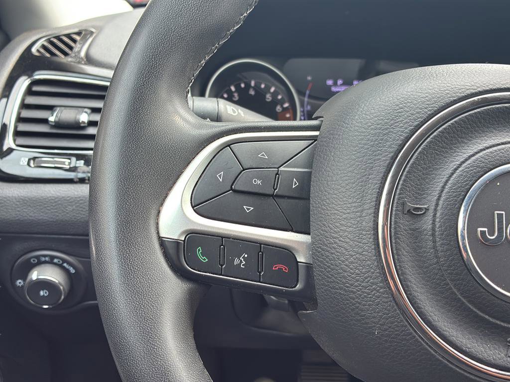 Used 2021 Jeep Compass Latitude image 32