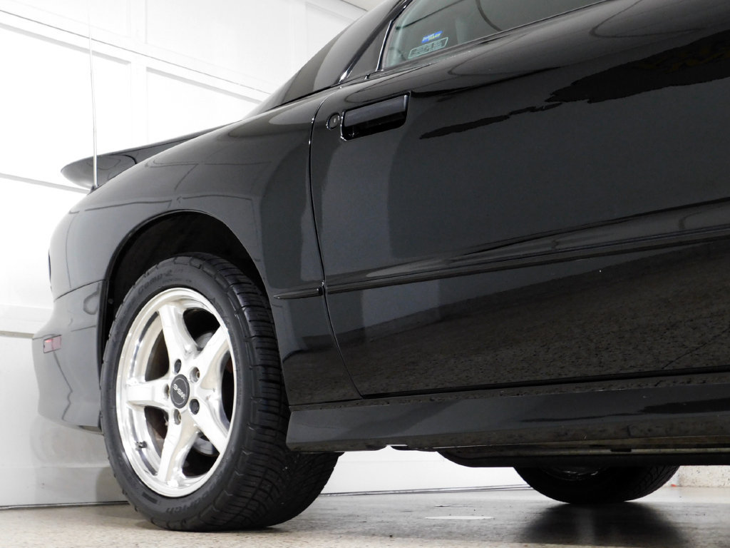 Used 1997 Pontiac Firebird Trans Am RWD image 17