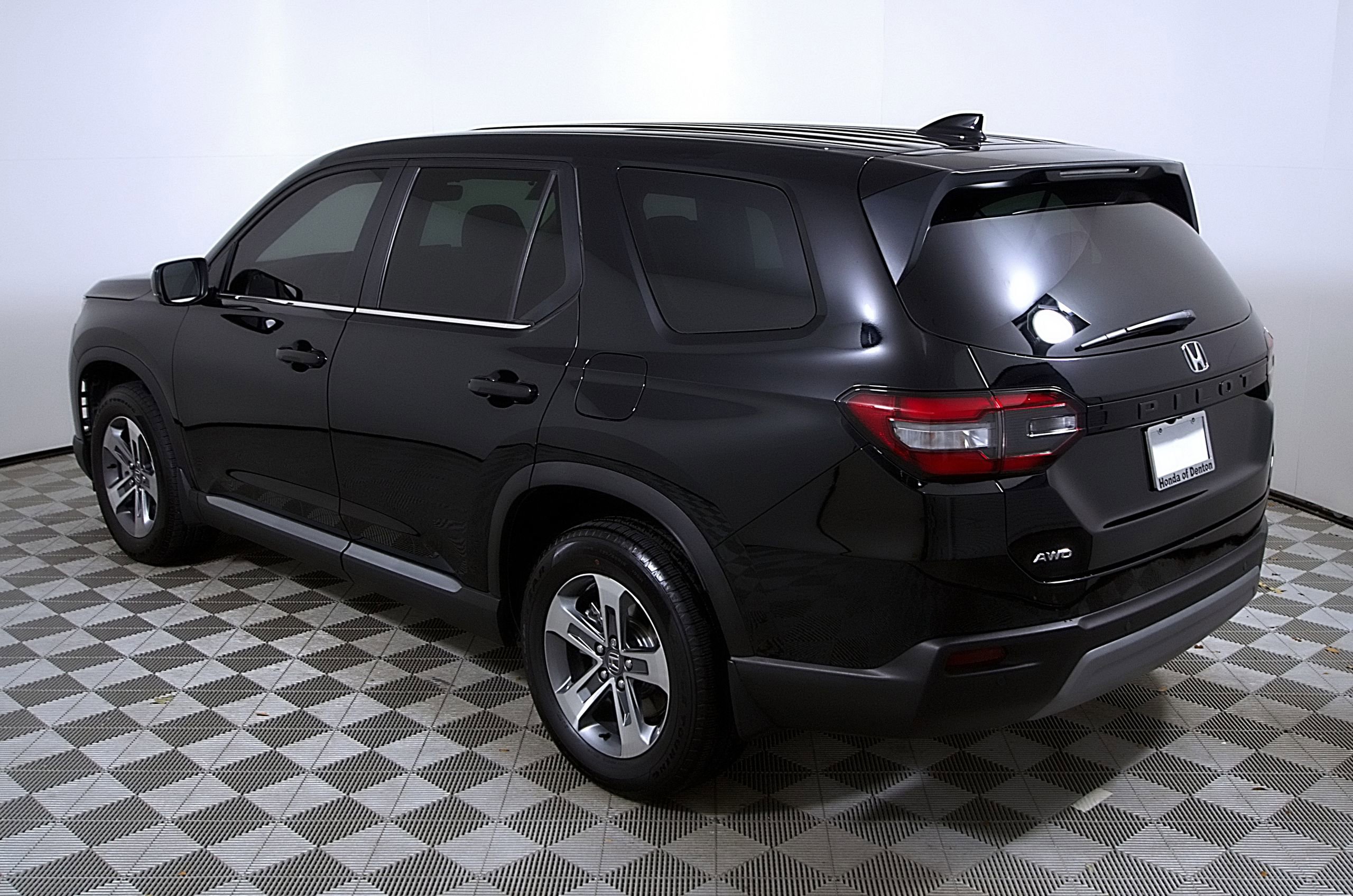 Used 2023 Honda Pilot EX-L image 9