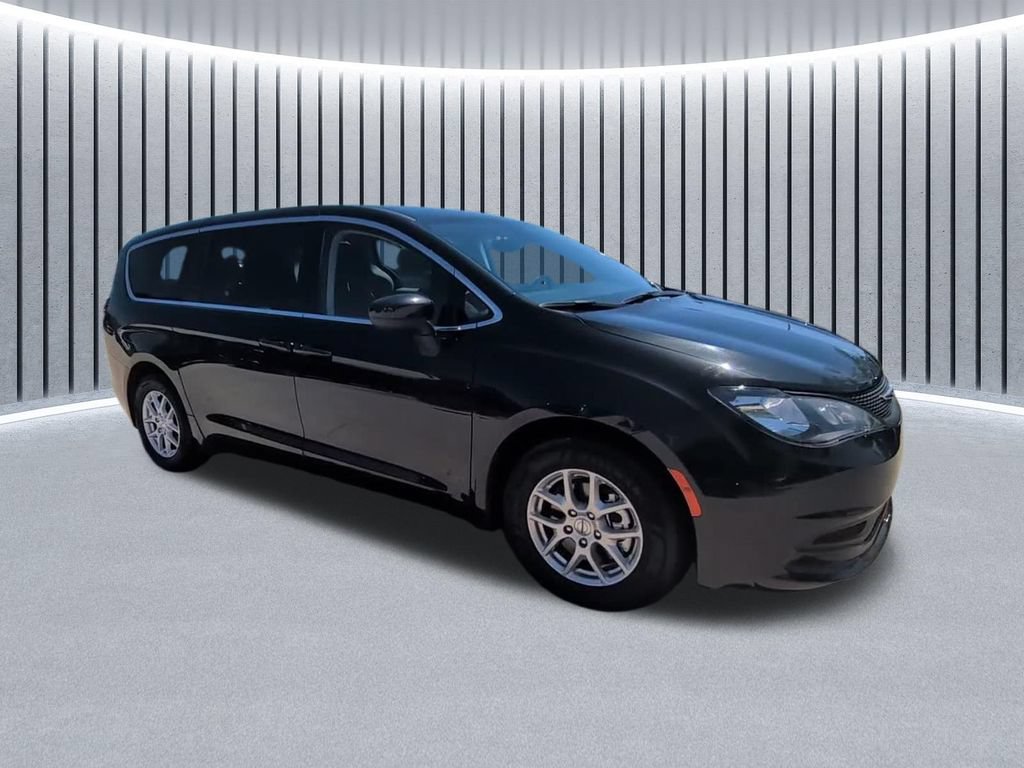 Certified 2023 Chrysler Voyager LX FWD image 19