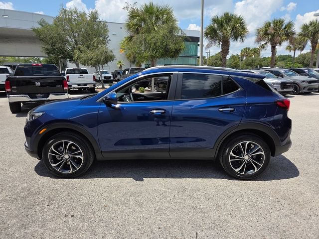 Used 2023 Buick Encore GX Select w/ Safety Package II AWD/4WD image 4