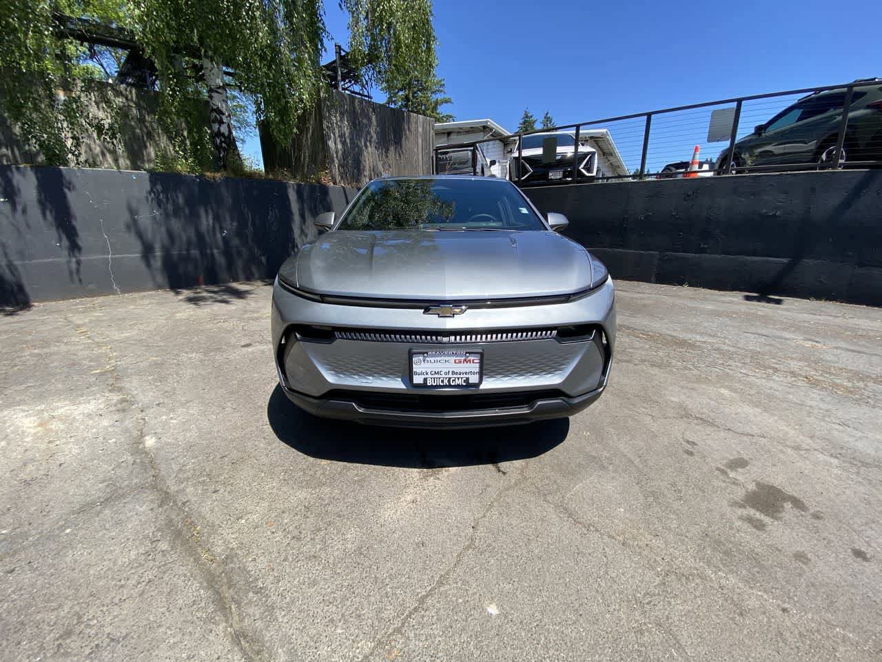 Used 2026 Chevrolet Equinox EV LT FWD image 9