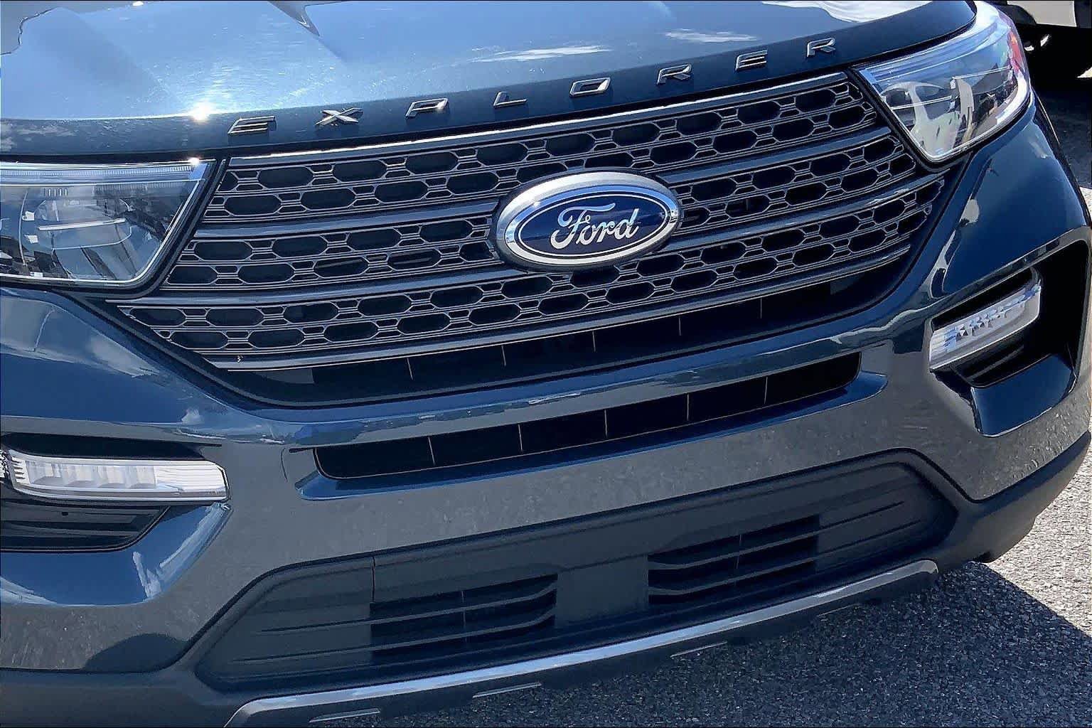 Certified 2023 Ford Explorer XLT w/ Equipment Group 202A image 29