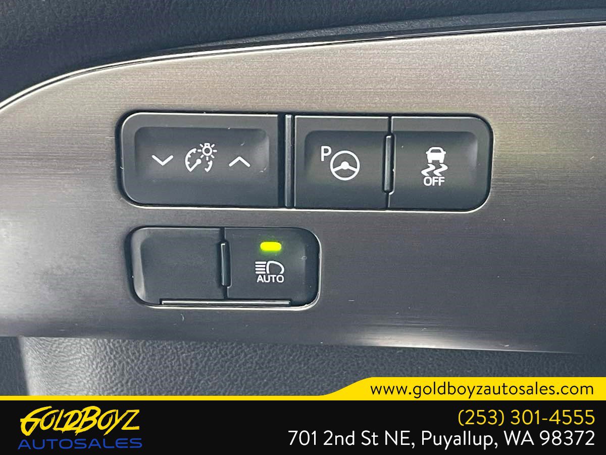 Used 2021 Toyota Prius image 40