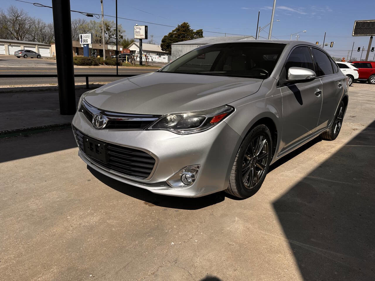 Used 2014 Toyota Avalon XLE image 3