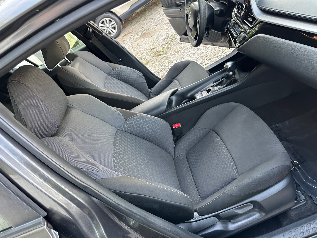 Used 2021 Toyota C-HR LE image 21