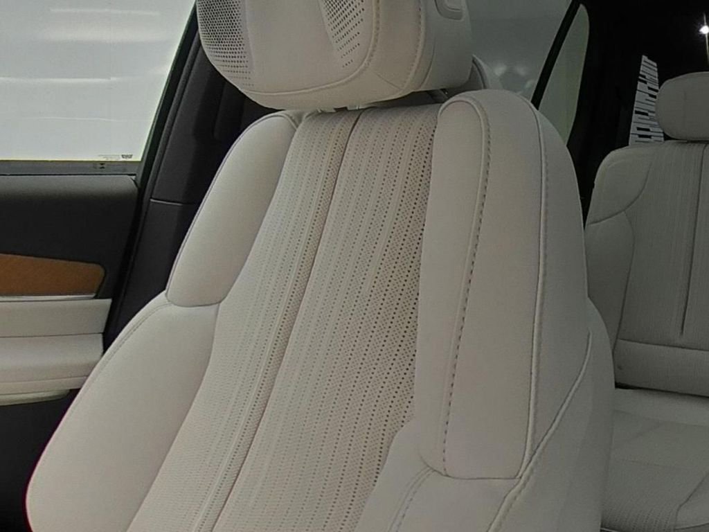 New 2026 Cadillac Vistiq Premium Luxury AWD/4WD image 32