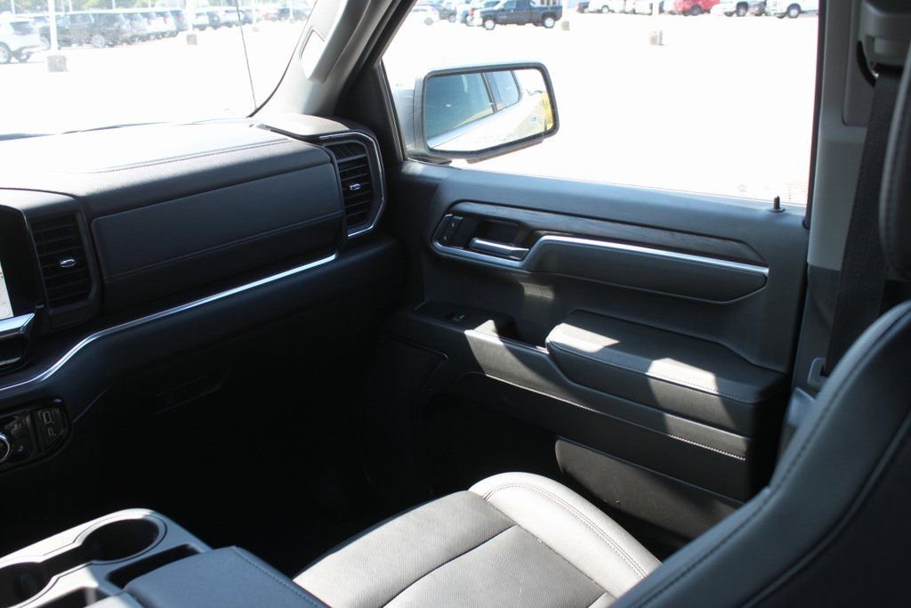 Used 2025 GMC Sierra 1500 SLT image 24