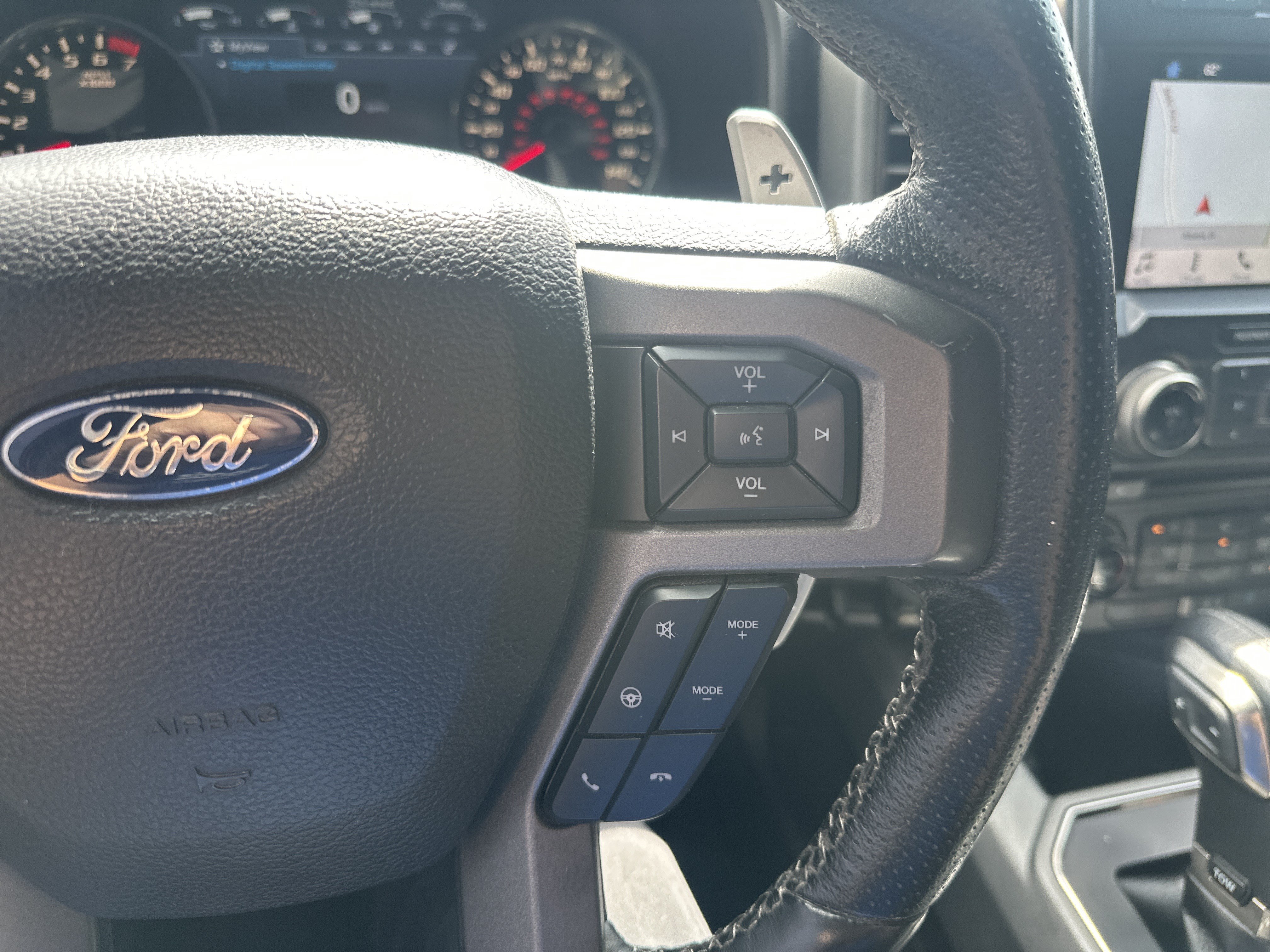 Used 2017 Ford F150 Raptor w/ Equipment Group 802A Luxury AWD/4WD image 23
