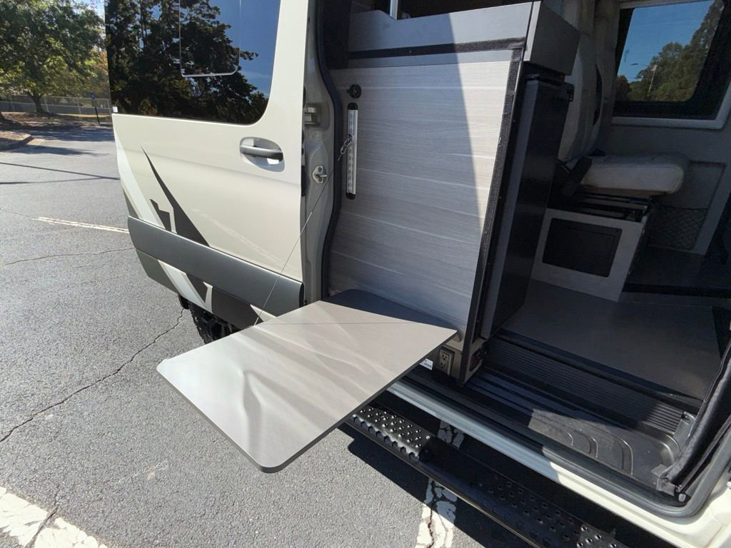 Used 2023 Mercedes-Benz Sprinter 2500 image 39