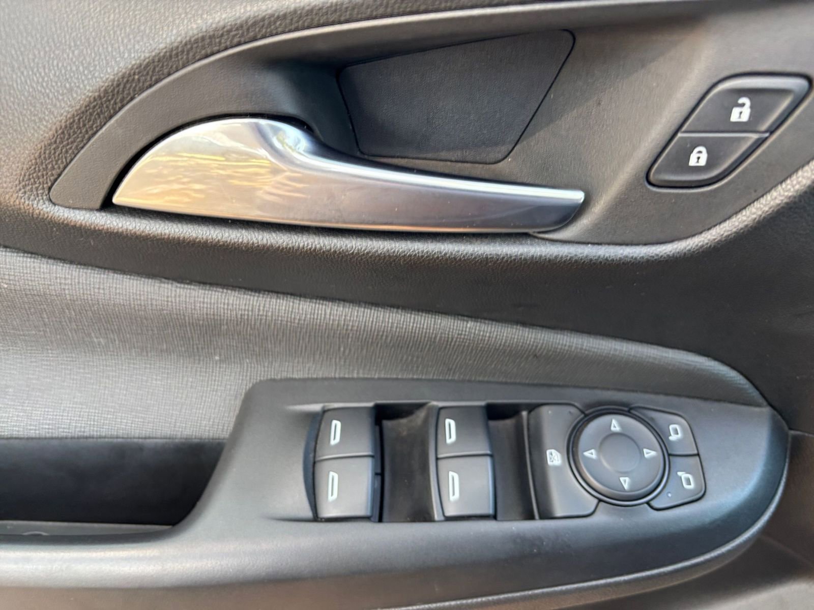 Used 2025 Buick Envista Sport Touring FWD image 18