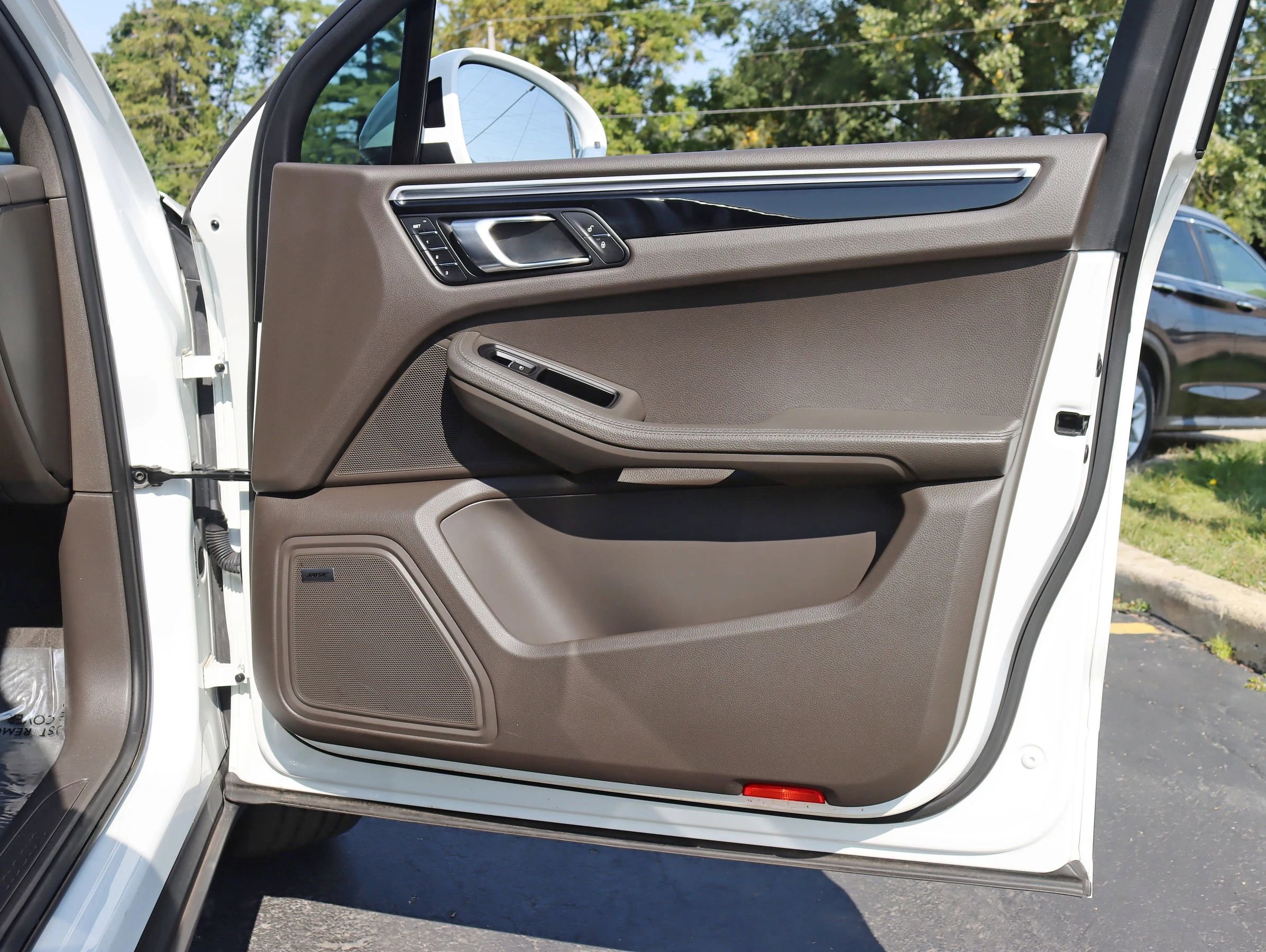 Used 2018 Porsche Macan Sport Edition image 32