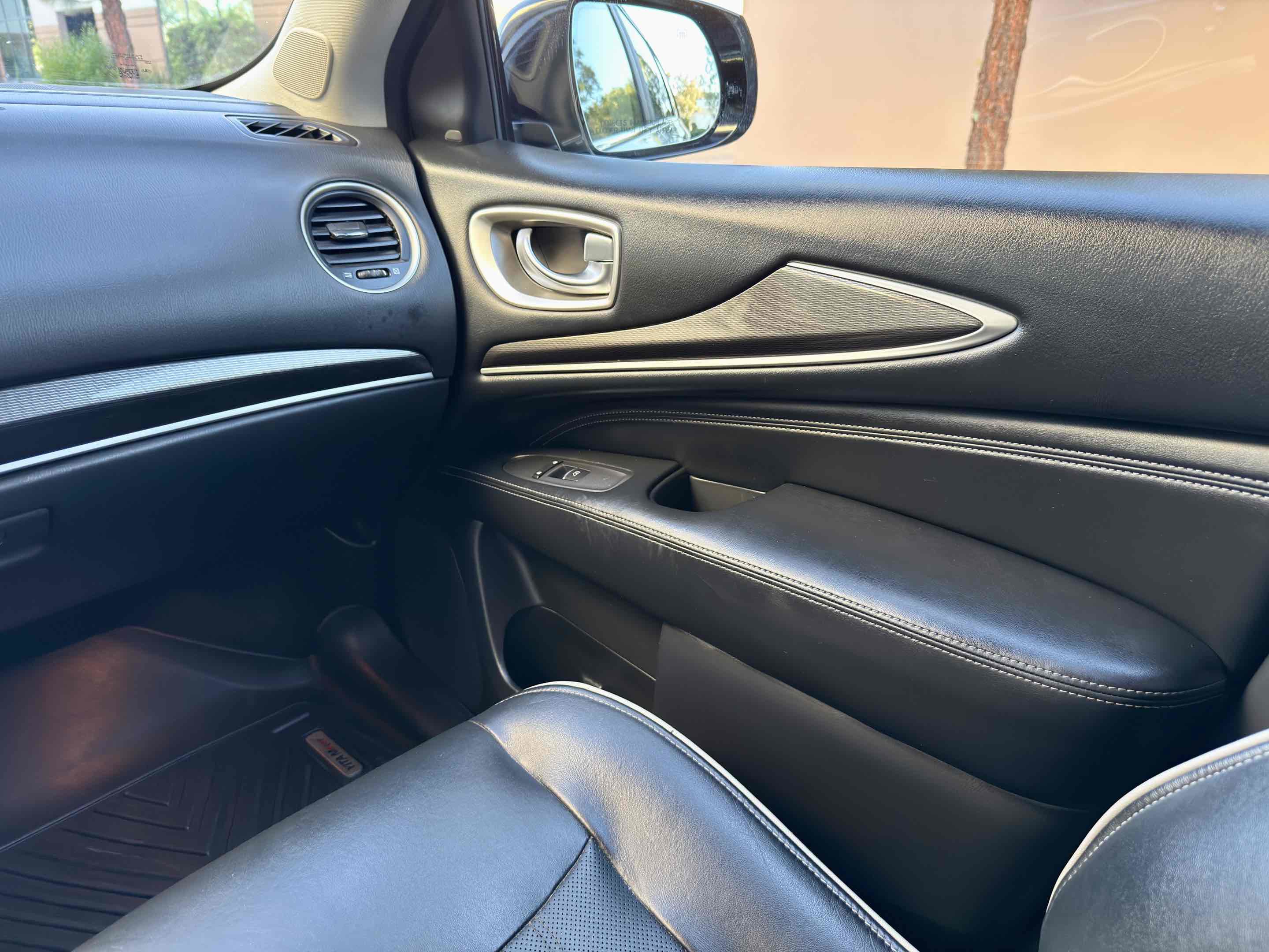 Used 2017 INFINITI QX60 FWD w/ Premium Plus Package image 27