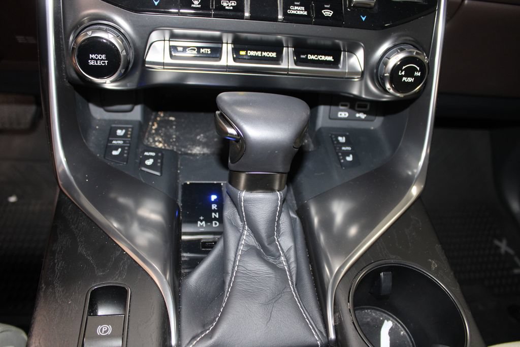Used 2024 Lexus LX 600 4WD w/ Luxury Package image 32