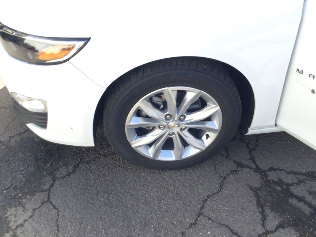 New 2024 Chevrolet Malibu LT FWD image 27