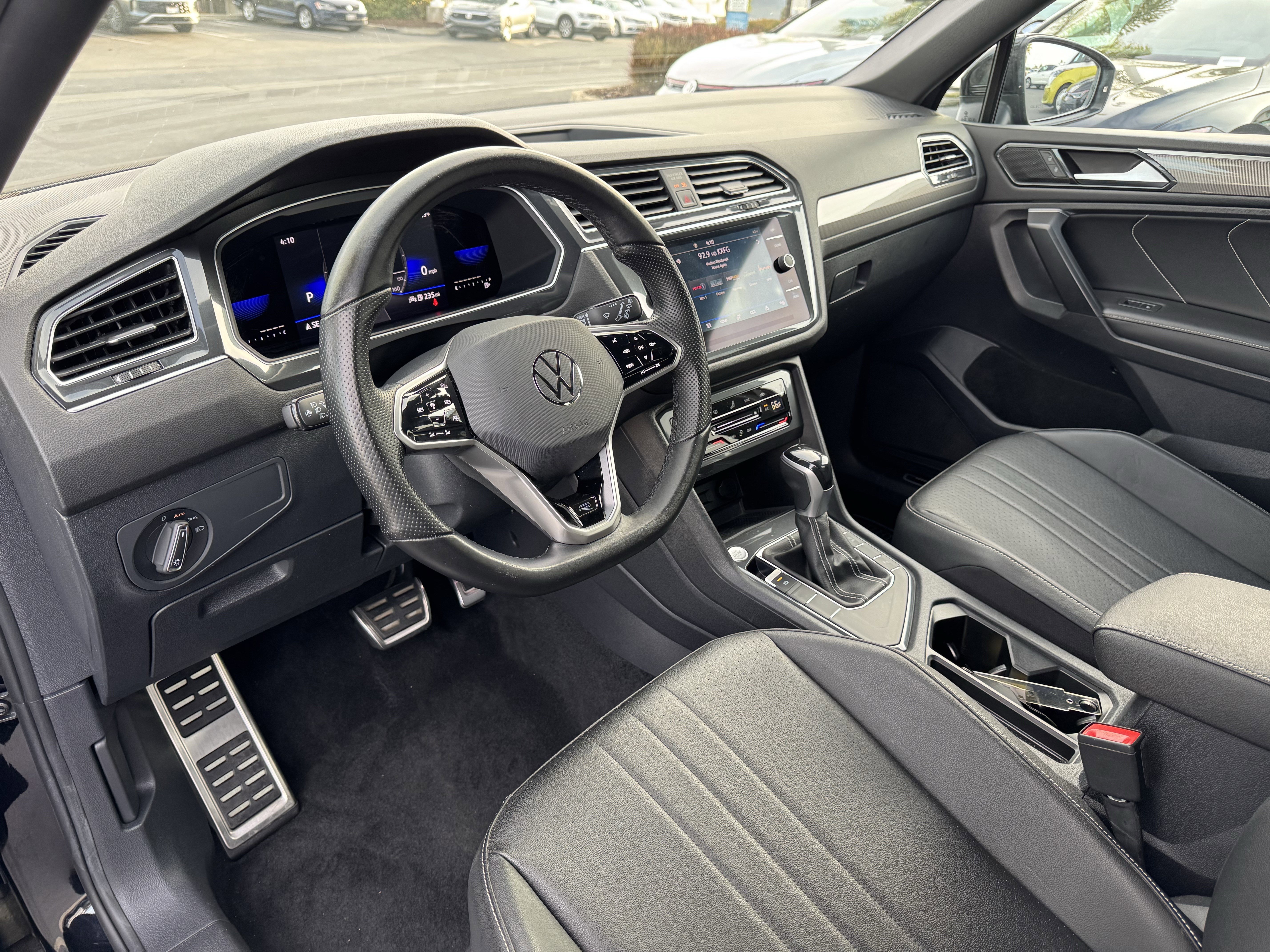 Certified 2023 Volkswagen Tiguan SE R-Line image 17