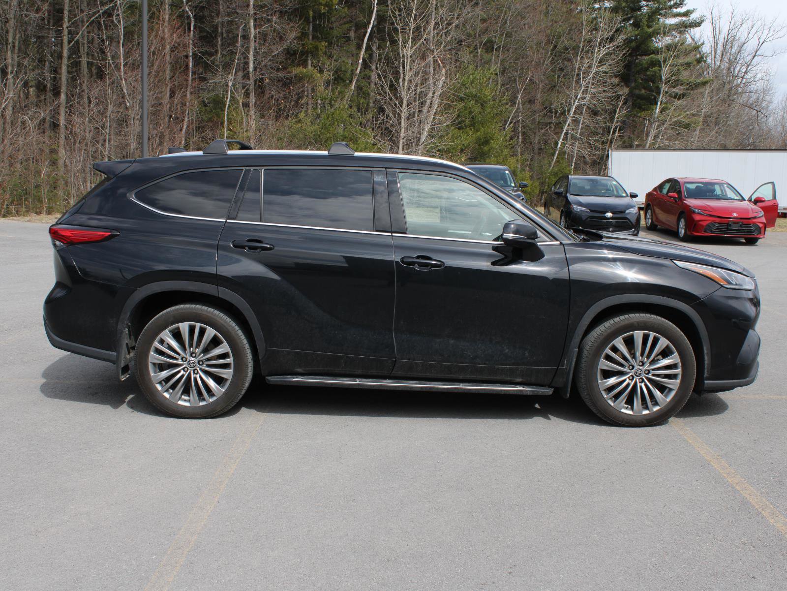 Used 2022 Toyota Highlander Platinum AWD/4WD image 4