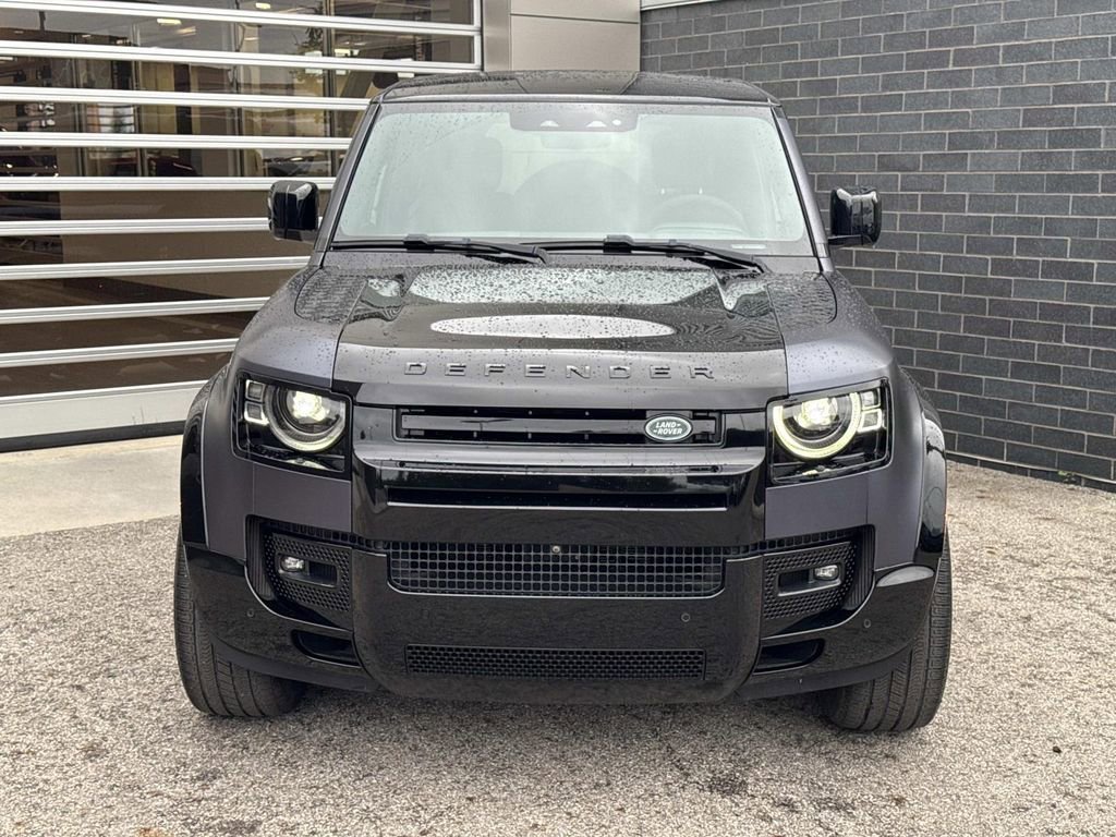 Certified 2022 Land Rover Defender 90 V8 AWD/4WD image 2
