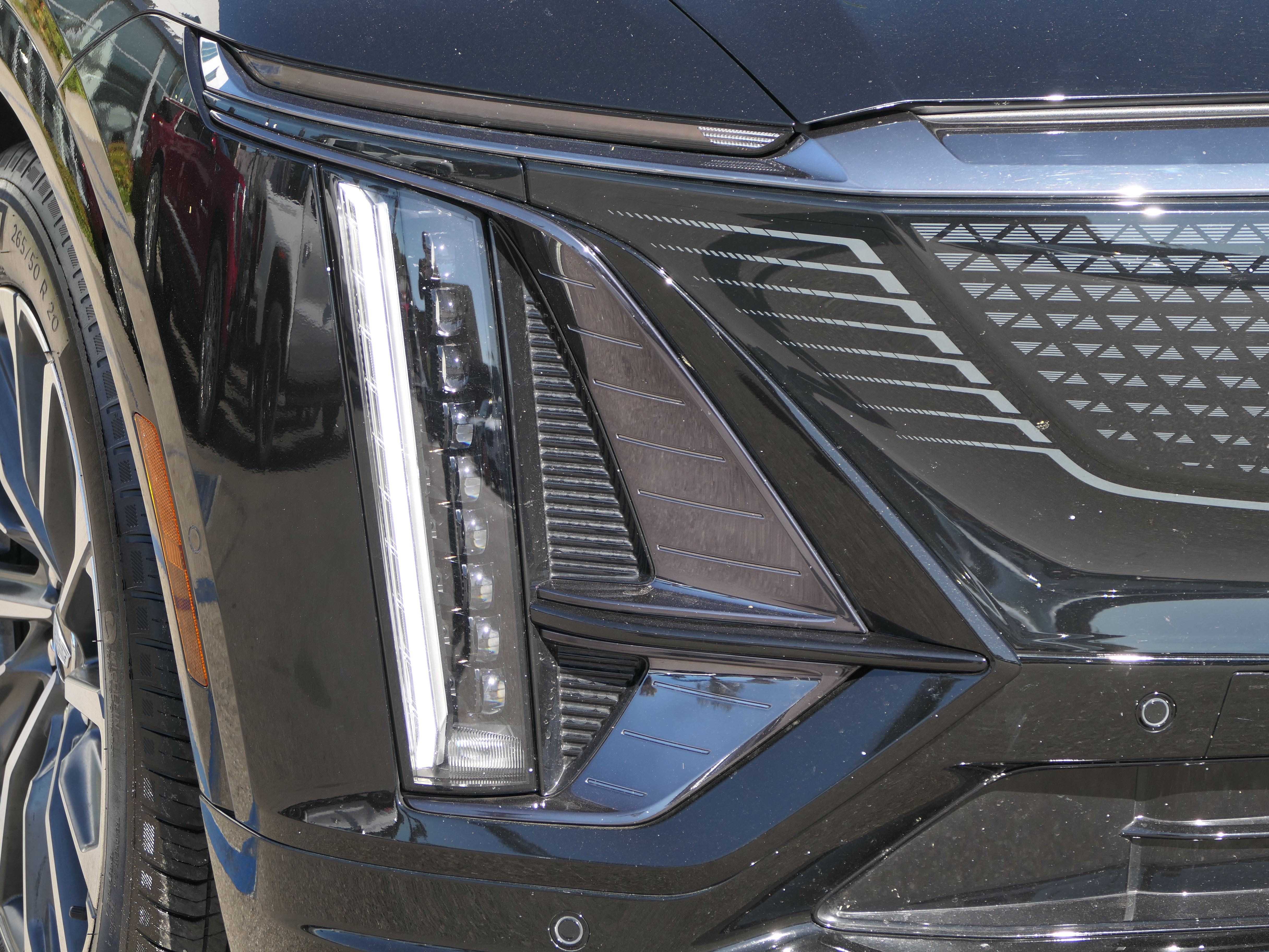Certified 2024 Cadillac Lyriq Sport AWD/4WD image 10