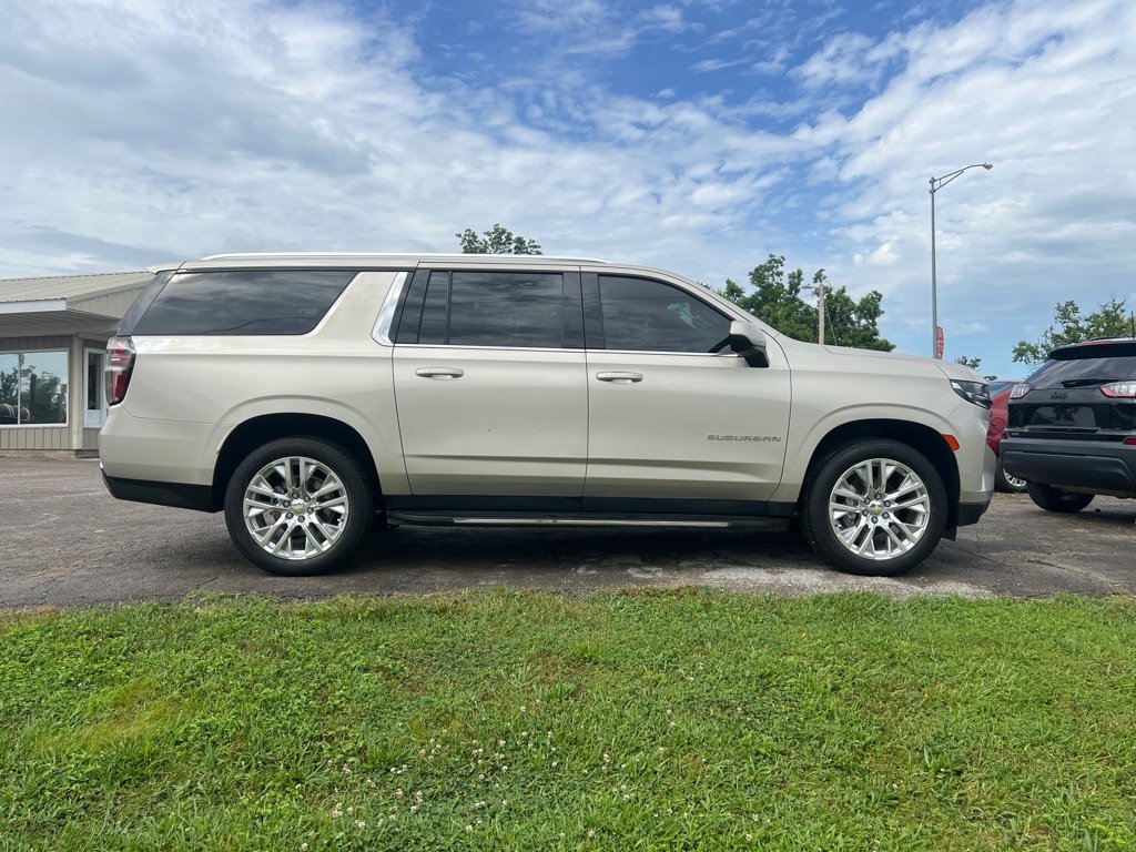 Used 2021 Chevrolet Suburban LT image 8