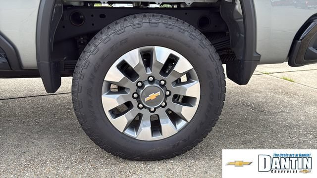 Used 2026 Chevrolet Silverado 2500 Custom w/ Custom Value Package AWD/4WD image 6