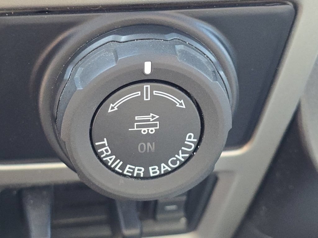 Used 2019 Ford F150 Lariat w/ Equipment Group 502A Luxury AWD/4WD image 10