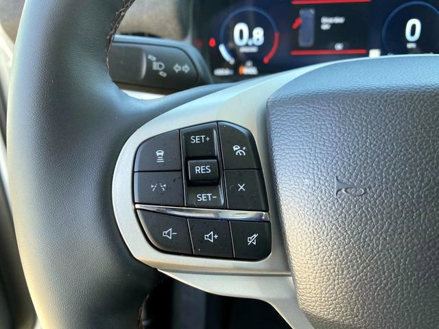 Used 2026 Ford Explorer Active AWD/4WD image 22