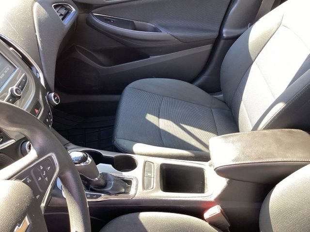 Used 2017 Chevrolet Cruze LT image 21