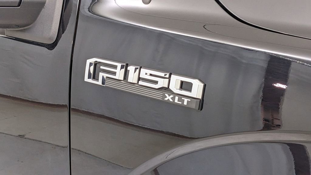 Used 2017 Ford F150 XLT w/ Equipment Group 302A Luxury image 40