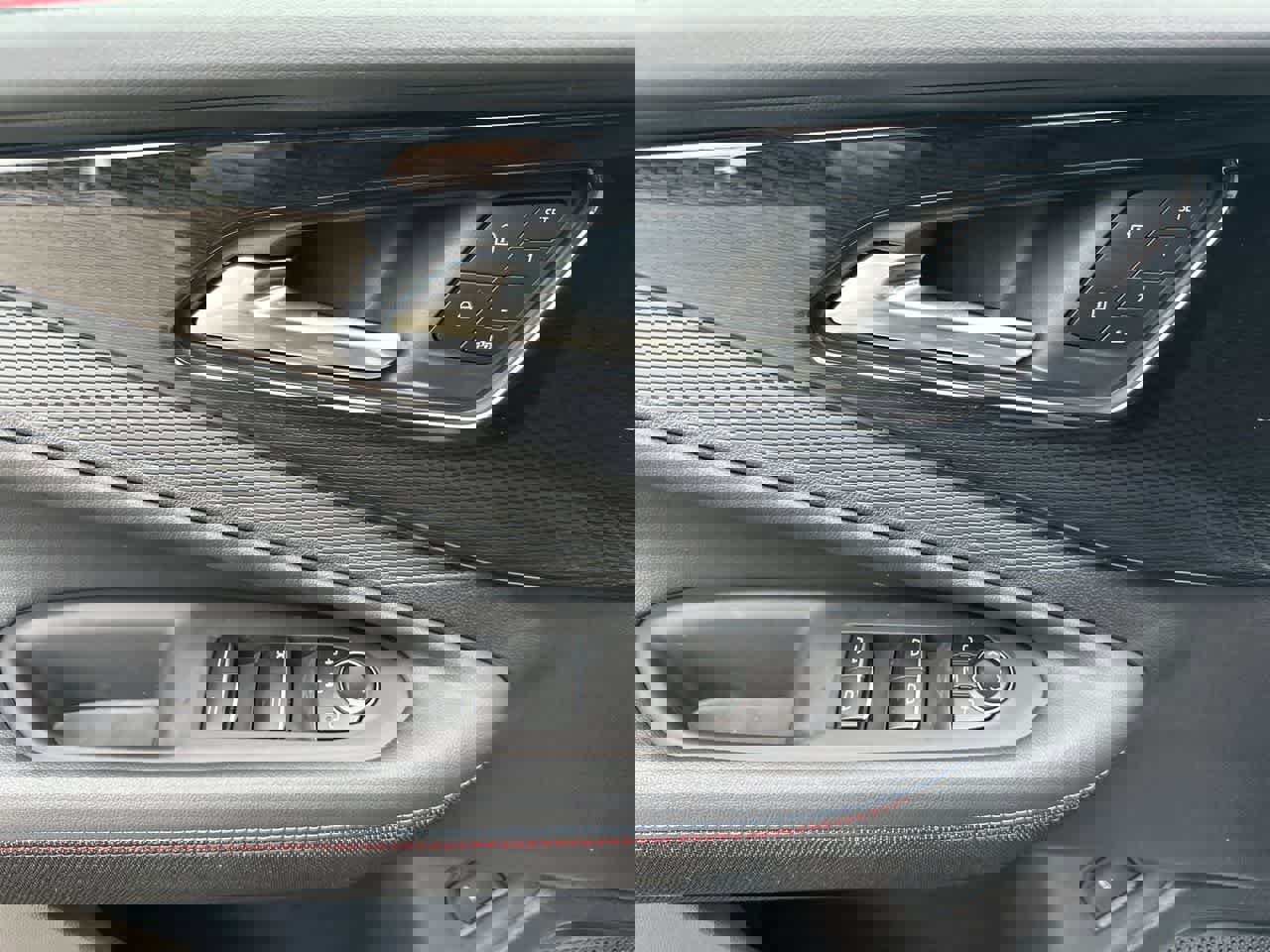 New 2026 Chevrolet Blazer EV RS image 18