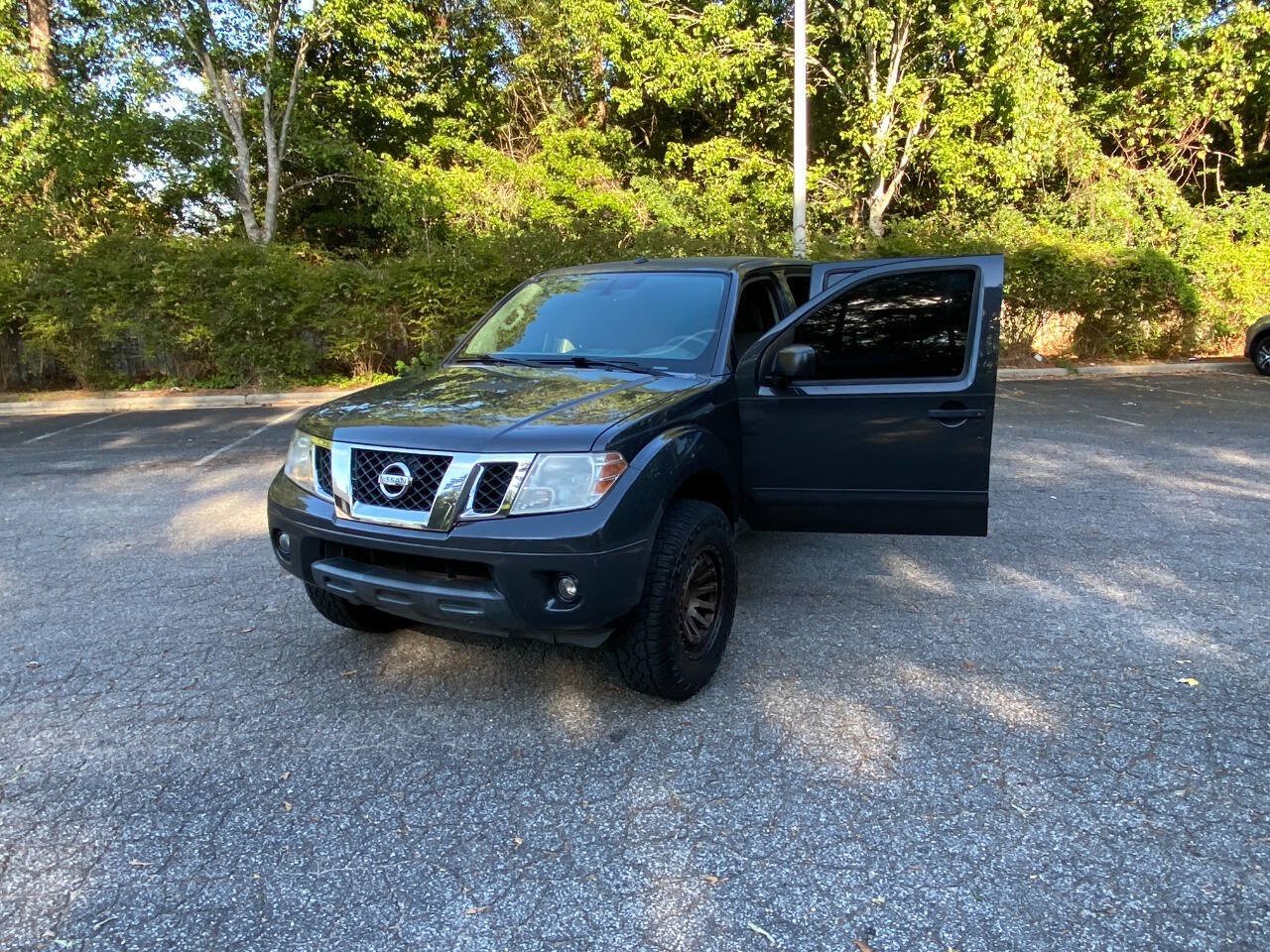 Used 2015 Nissan Frontier SV w/ SV Value Truck Package AWD/4WD image 46