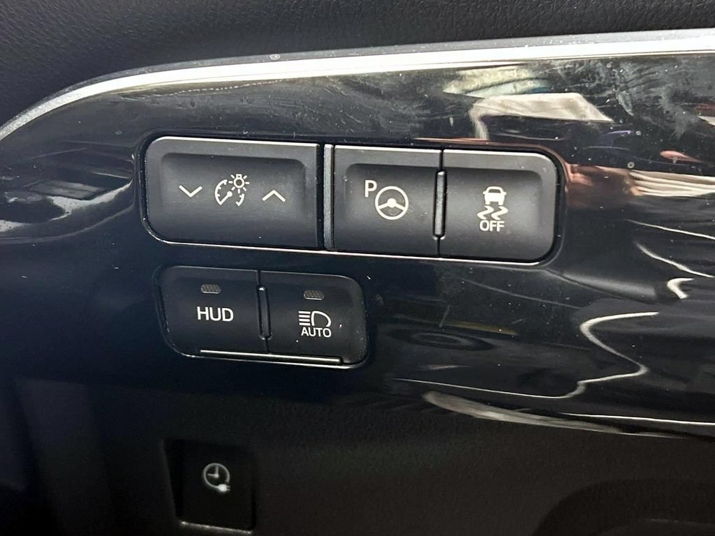 Used 2020 Toyota Prius Prime Limited FWD image 18