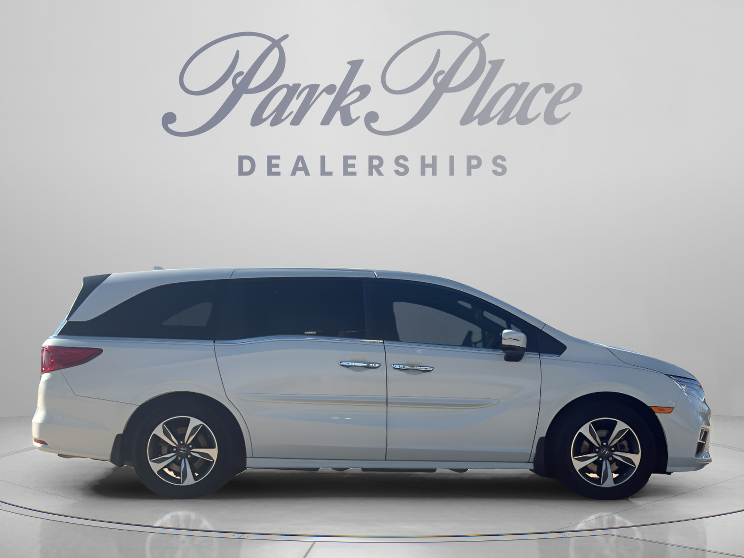 Used 2018 Honda Odyssey Touring image 6