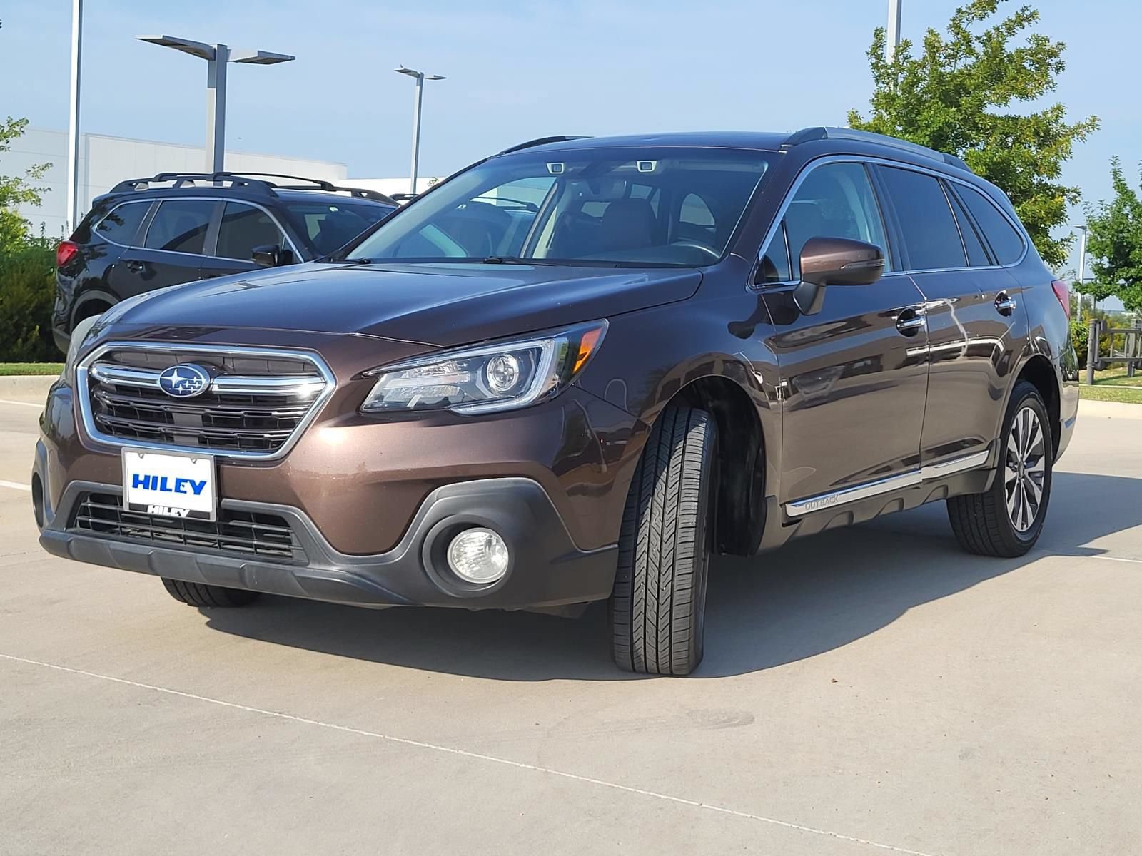 Used 2019 Subaru Outback 2.5i Touring w/ Popular Package #3A AWD/4WD image 2