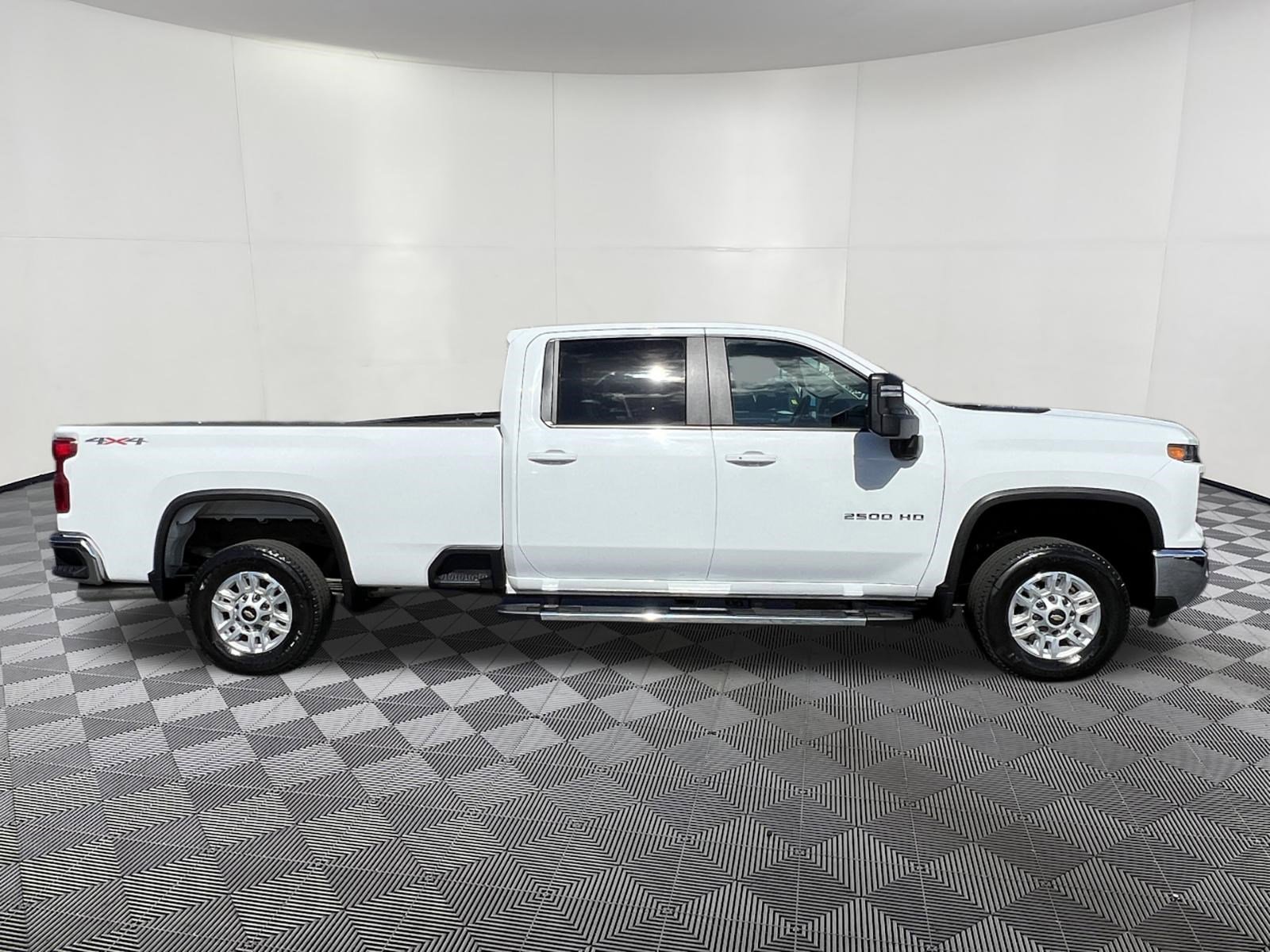 Used 2025 Chevrolet Silverado 2500 LT w/ Safety Package AWD/4WD image 7