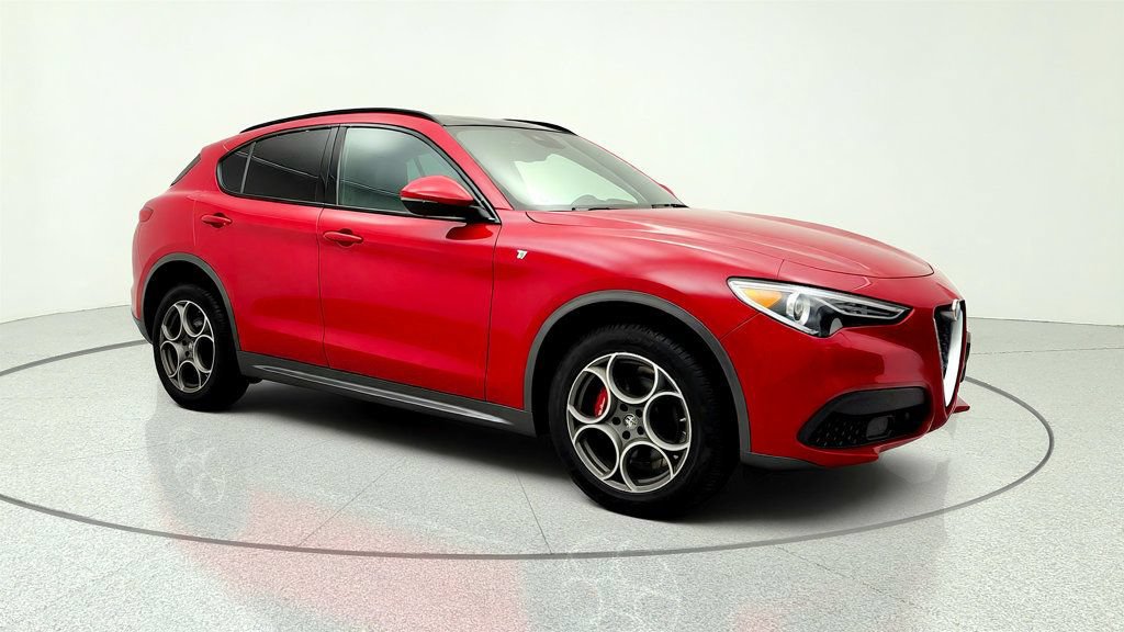Used 2022 Alfa Romeo Stelvio Ti AWD/4WD image 3