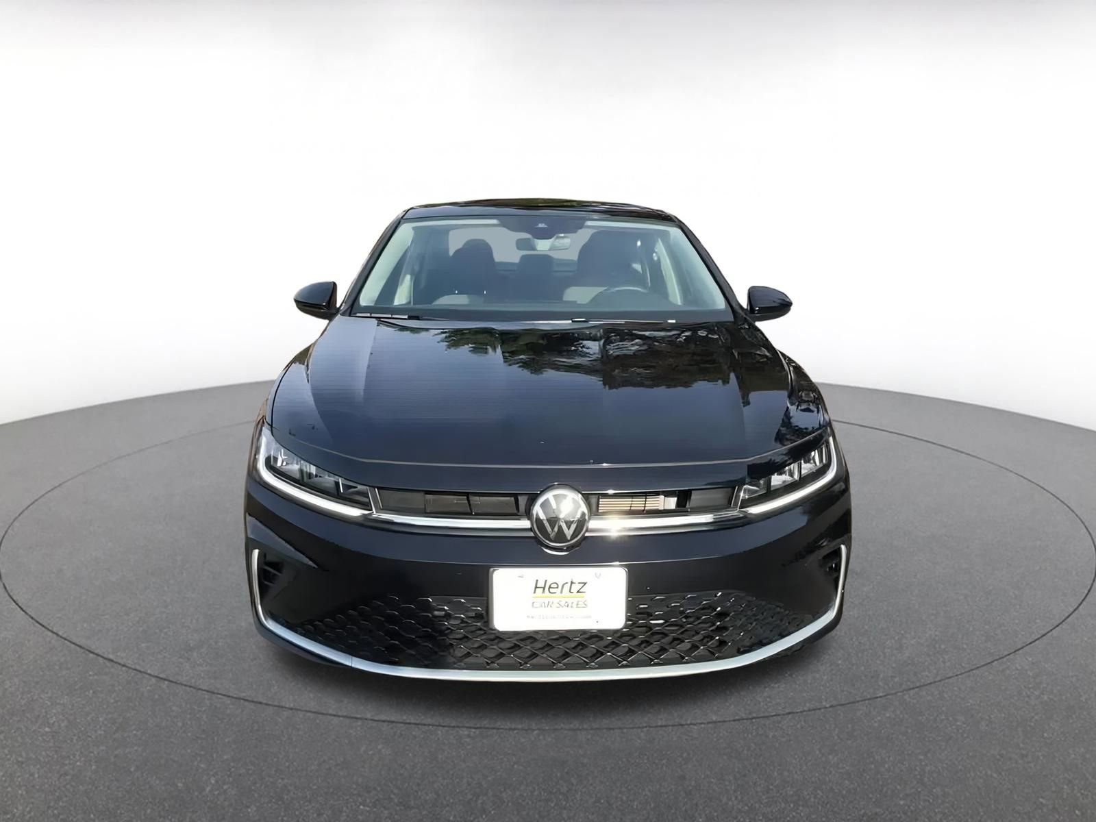 Used 2025 Volkswagen Jetta SE image 4