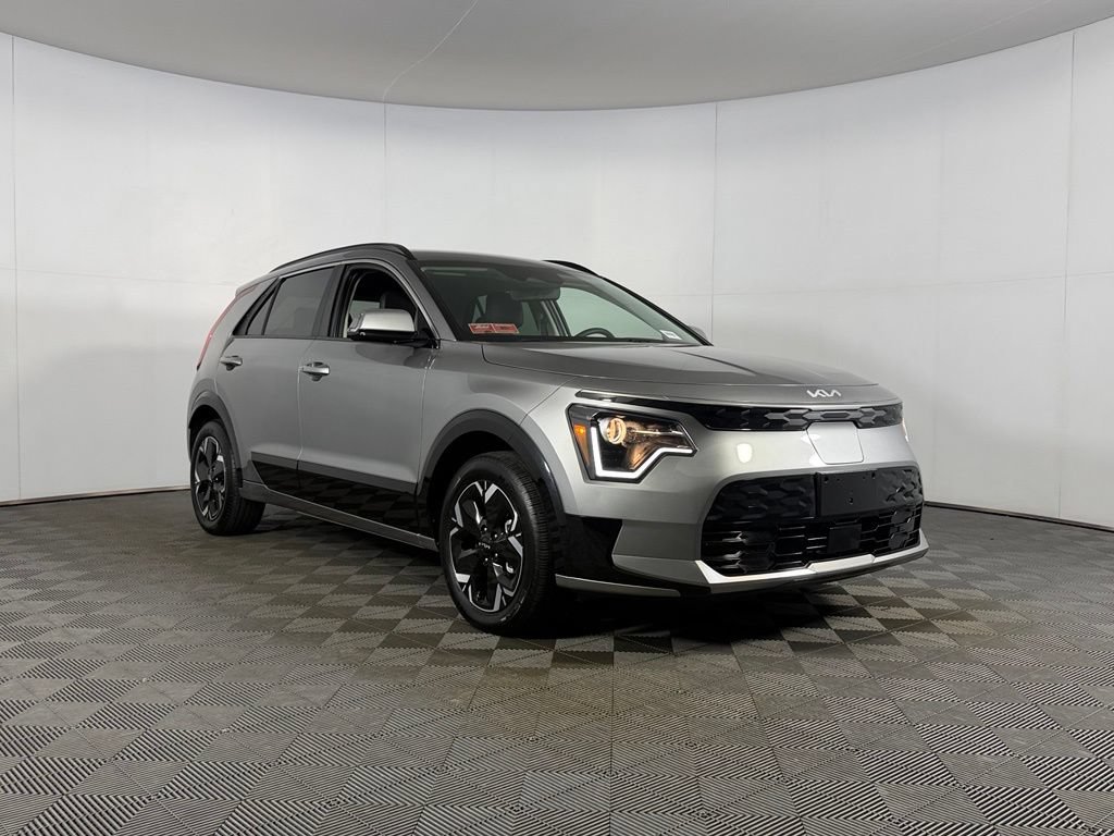 Used 2025 Kia Niro Wind w/ Wind Preserve Package FWD image 2