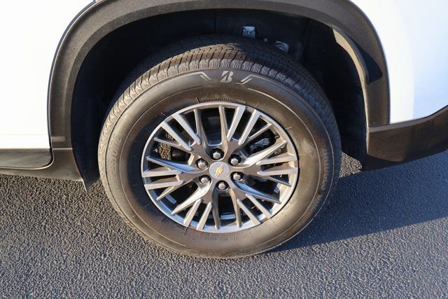 Used 2025 Chevrolet Traverse LT image 18