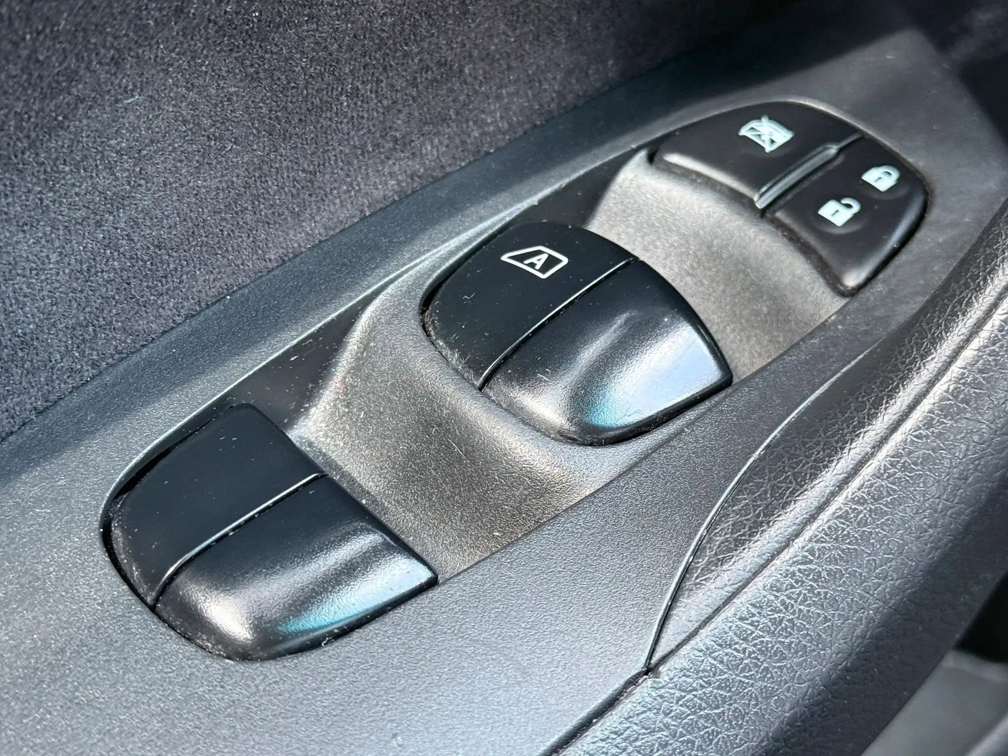 Used 2013 Nissan Altima 2.5 S FWD image 23