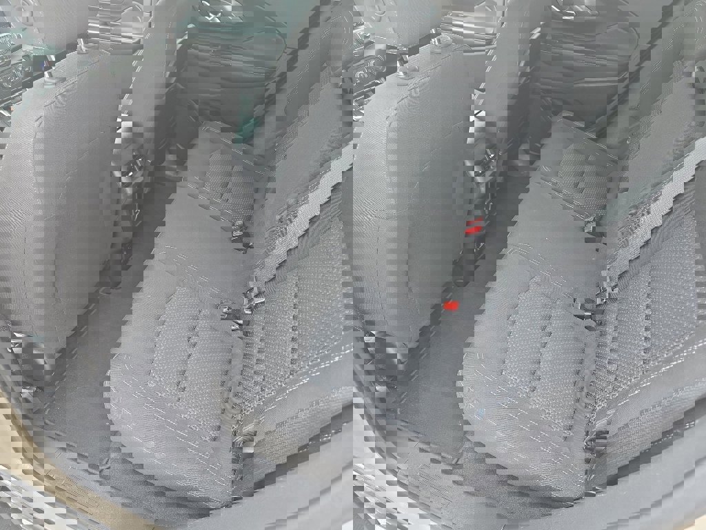 Used 2023 GMC Terrain SLE w/ Driver Convenience Package image 16