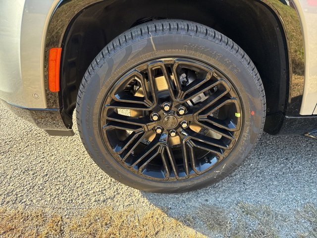 New 2025 Jeep Wagoneer L Series II w/ Convenience Group I image 9