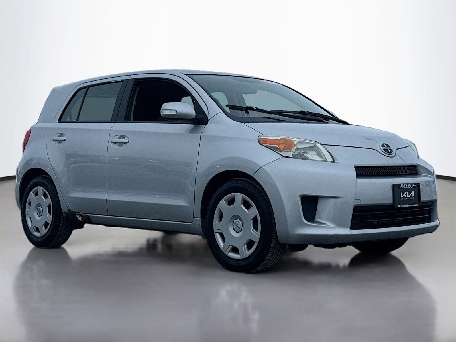 Used 2009 Scion xD image 1