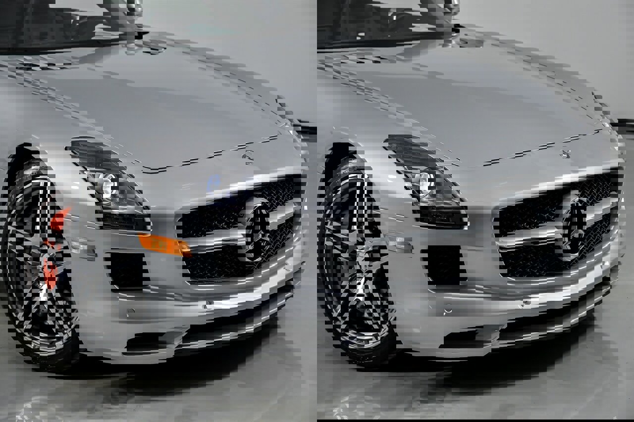 Used 2012 Mercedes-Benz SLS AMG Roadster image 3