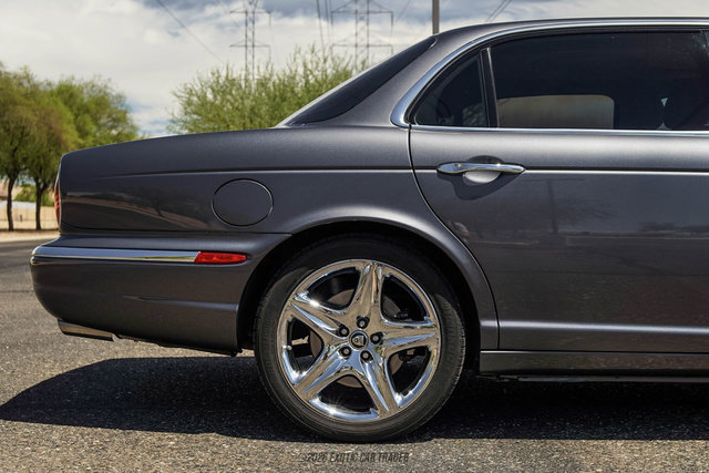 Used 2006 Jaguar XJ8 RWD image 10