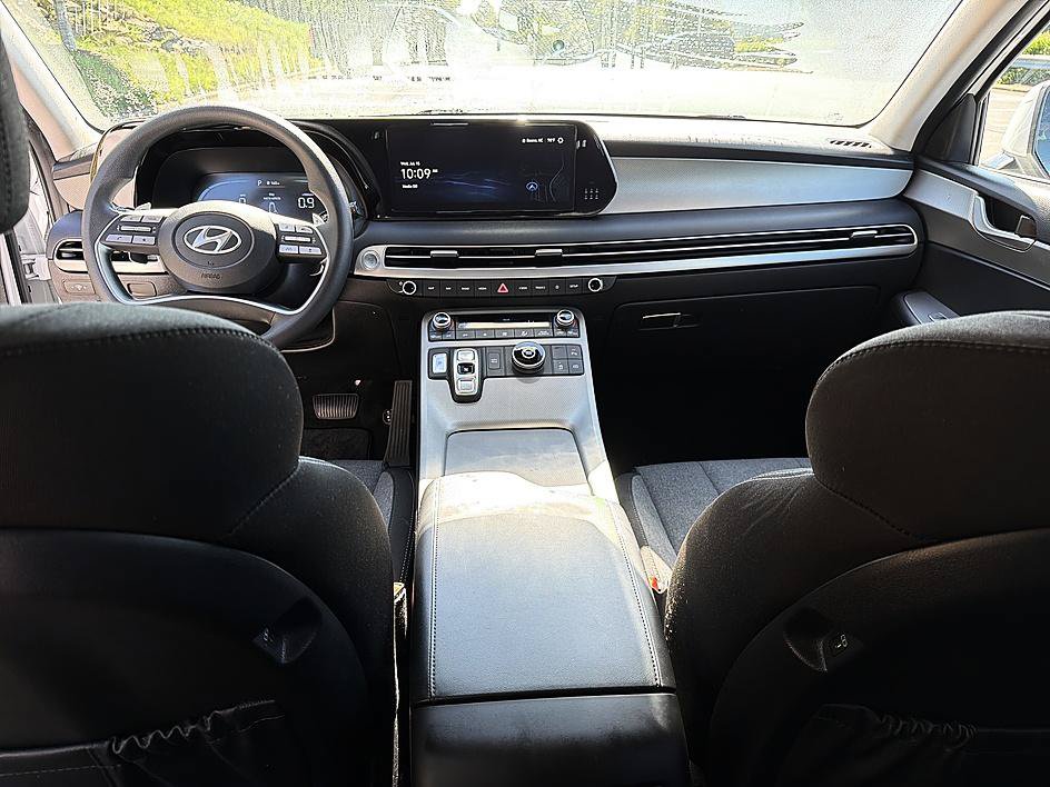 Used 2025 Hyundai Palisade SE FWD image 18