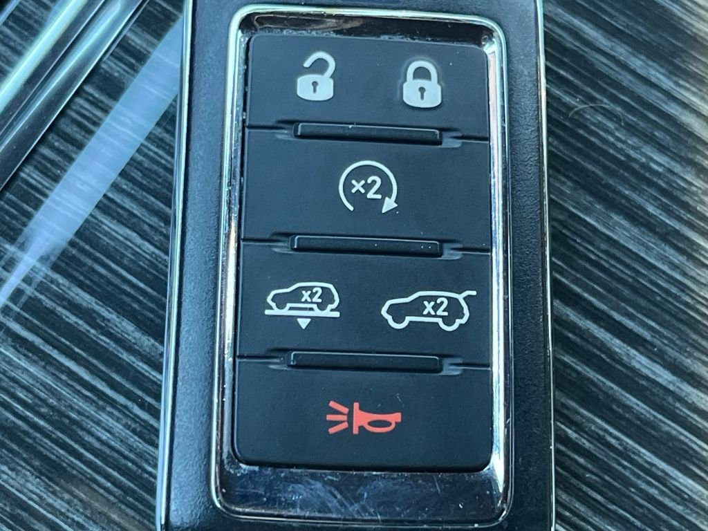 Used 2022 Jeep Wagoneer Series III w/ Flexible Seating Group image 23