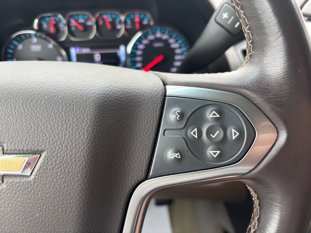 Used 2017 Chevrolet Suburban LT image 35